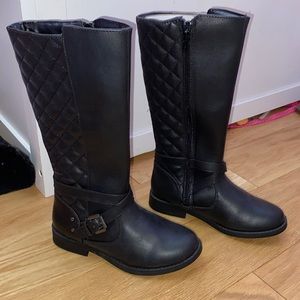 Brand new - girls size 1 tall zippered boots